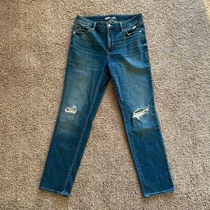 Distressed skinny jeans
